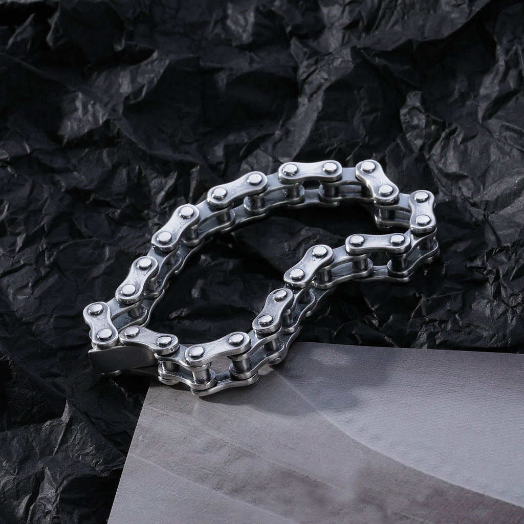 Close-up 925 Sterling Silver Chain Links - Authentic Hallmark Certified